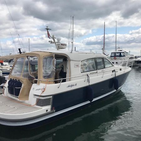 Adelphi B A Delightful 6 Berth Boat Hotel ลีมิงตัน ภายนอก รูปภาพ