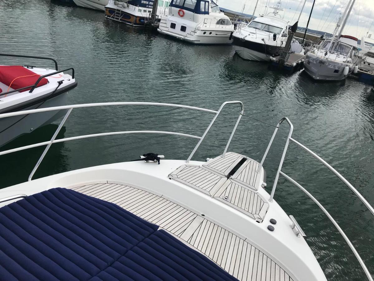 Adelphi B A Delightful 6 Berth Boat Hotel ลีมิงตัน ภายนอก รูปภาพ